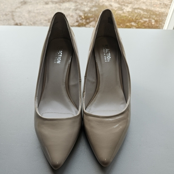 Reaction Kenneth Cole Women Size 8.5 Patent Faux Leather Nude Pumps Heels Shoes - Picture 2 of 6
